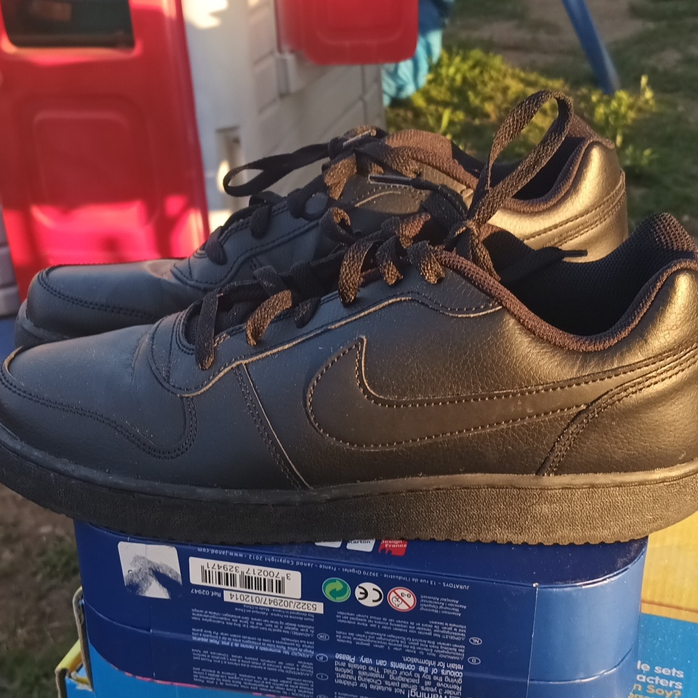Nike shoes